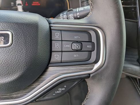 Used 2024 Jeep Wagoneer L Series II w/ Flexible Seating Group image 34