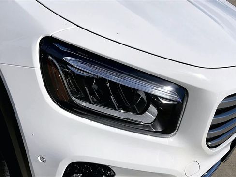Used 2025 Mercedes-Benz GLB 250 image 27