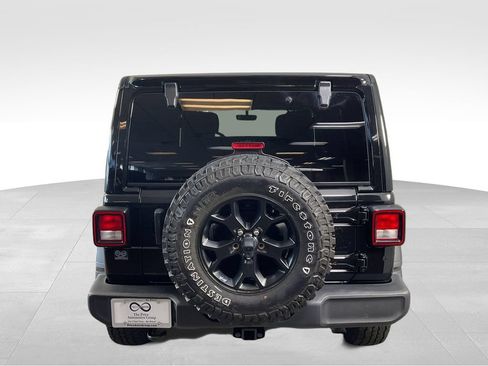 Used 2022 Jeep Wrangler Unlimited Sport AWD/4WD image 8