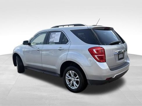 Used 2017 Chevrolet Equinox LT w/ Convenience Package FWD image 3