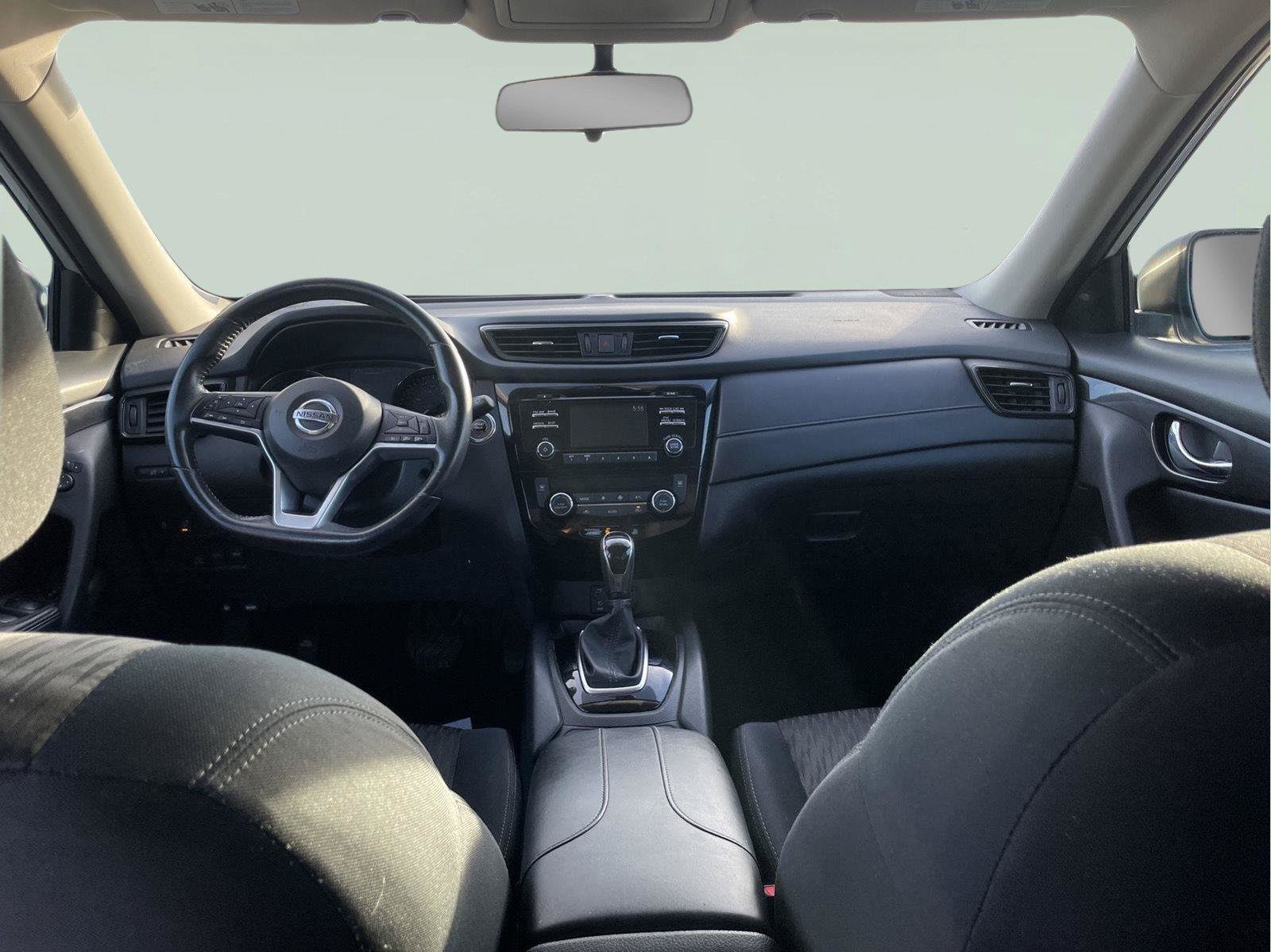 Used 2017 Nissan Rogue SV AWD/4WD image 19