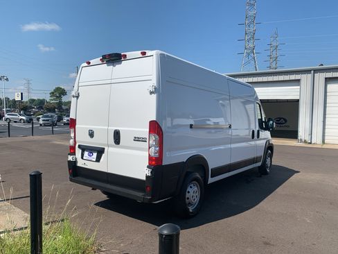 Used 2025 RAM ProMaster 3500 w/ Convenience Group FWD image 3