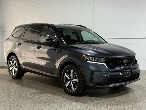 Used 2021 Kia Sorento S FWD image 4