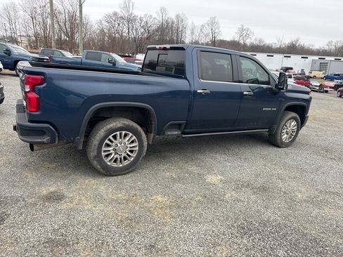 Used 2023 Chevrolet Silverado 2500 High Country w/ Z71 Off-Road Package image 8