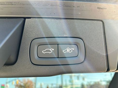 New 2026 Volvo XC60 B5 Ultra w/ Climate Package image 13