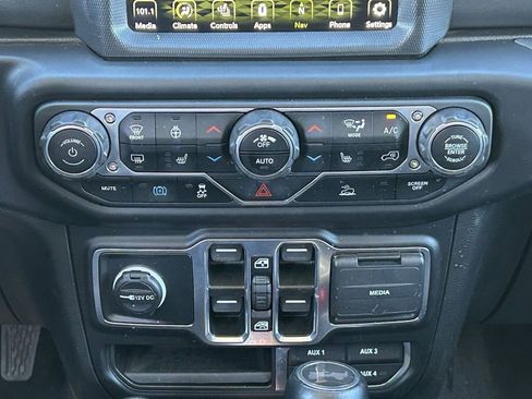 Used 2023 Jeep Wrangler Unlimited Sahara w/ Cold Weather Group image 15