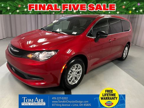 New 2026 Chrysler Voyager LX image 3