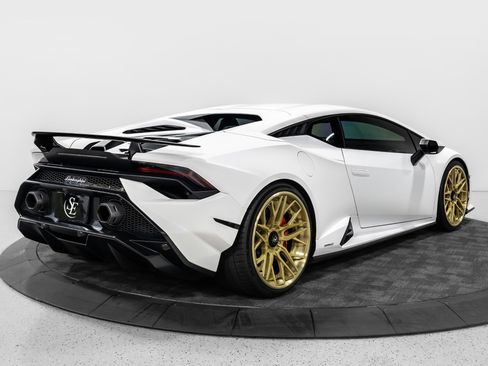 Used 2024 Lamborghini Huracan Tecnica RWD image 9