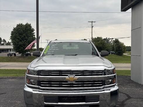 Used 2017 Chevrolet Silverado 2500 W/T AWD/4WD image 3