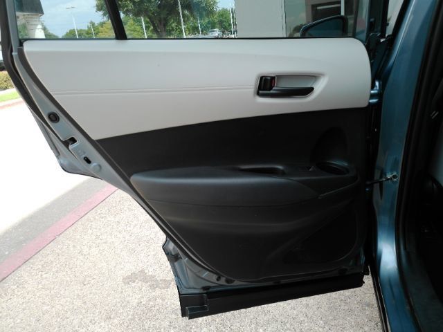 Used 2022 Toyota Corolla Cross LE w/ Black Badges Package (TMS) AWD/4WD image 15