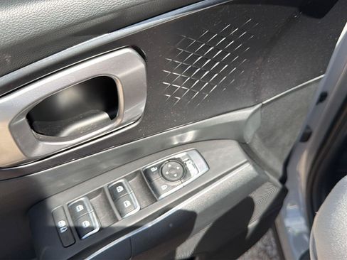 Used 2024 Kia Sorento S w/ Panoramic Sunroof Package FWD image 22