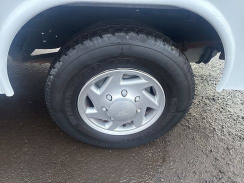 Used 2016 Ford E-350 and Econoline 350 Super Duty w/ Power Windows & Locks Group image 37