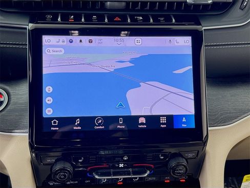 New 2025 Jeep Grand Cherokee Limited image 13