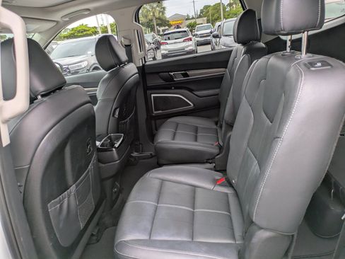 Certified 2021 Kia Telluride EX w/ EX Premium Package FWD image 12