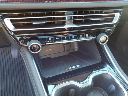 Certified 2024 Chevrolet Traverse RS w/ LPO, Floor Liner Package image 30