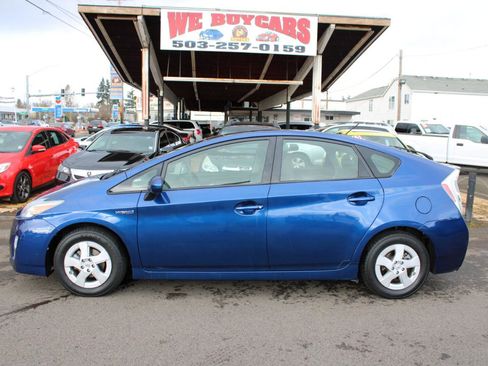Used 2011 Toyota Prius Three w/ Solar Roof Pkg image 3