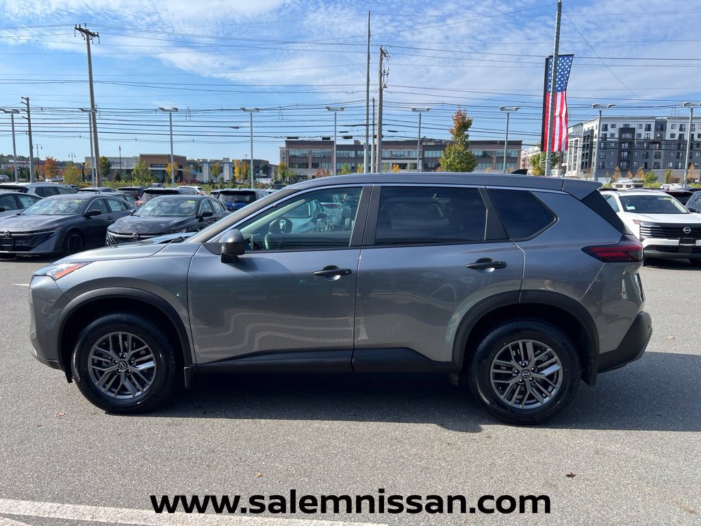 Used 2023 Nissan Rogue S AWD/4WD image 4