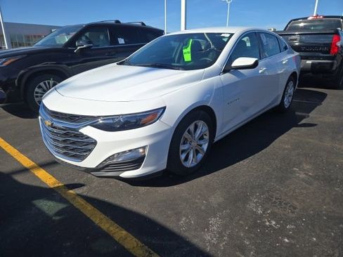 Used 2024 Chevrolet Malibu LT image 3