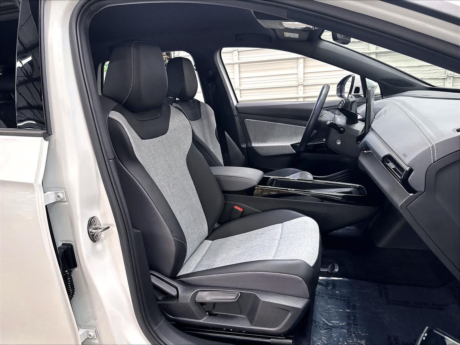 Used 2023 Volkswagen ID.4 Pro RWD image 31