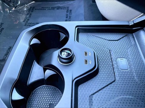 Used 2025 BMW iX xDrive50 w/ Convenience Package image 34