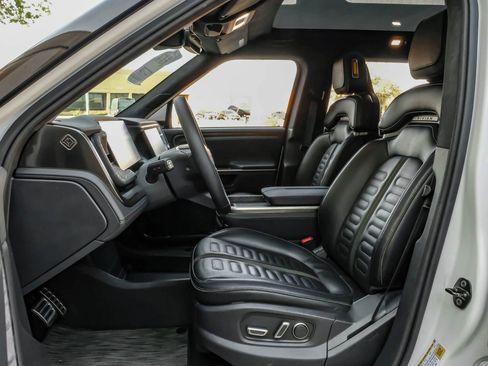 Used 2024 Rivian R1S Adventure AWD/4WD image 3