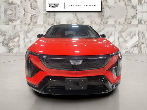Certified 2025 Cadillac Optiq Sport 2 AWD/4WD image 8