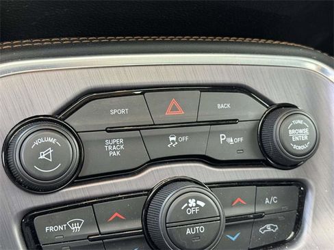 Used 2016 Dodge Challenger R/T Plus image 4