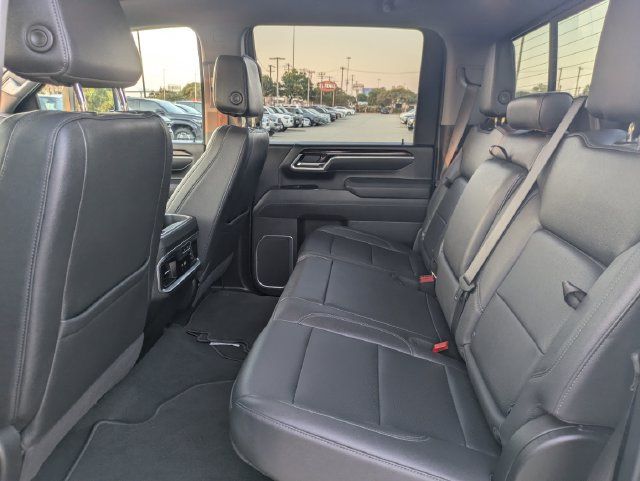 Used 2025 GMC Sierra 2500 SLT w/ SLT Convenience Package AWD/4WD image 24
