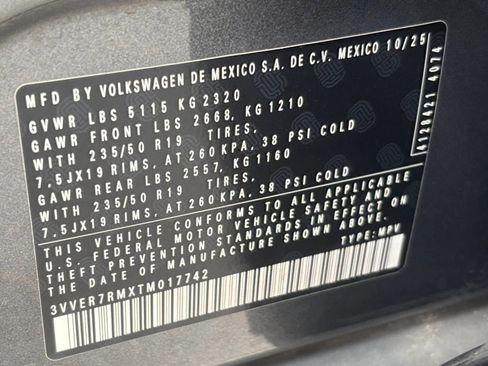 Used 2026 Volkswagen Tiguan SE AWD/4WD image 30