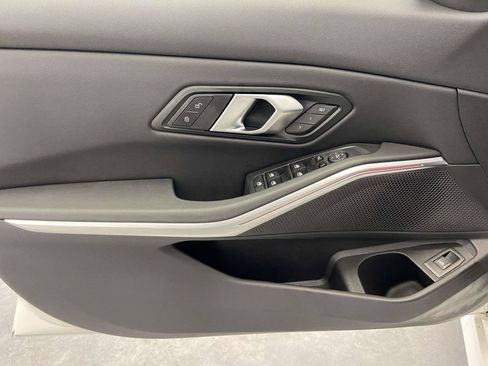 Used 2025 BMW 330i xDrive Sedan w/ Convenience Package AWD/4WD image 19