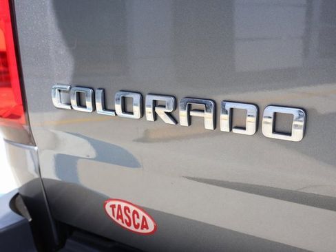 Used 2018 Chevrolet Colorado LT w/ Safety Package image 6