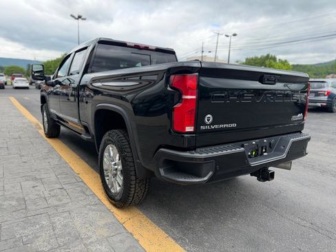 Used 2024 Chevrolet Silverado 2500 High Country w/ High Country Premium Package AWD/4WD image 6