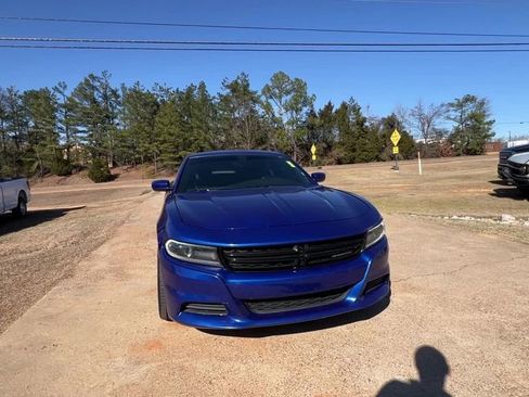 Used 2020 Dodge Charger SXT w/ Leather Interior Group image 9