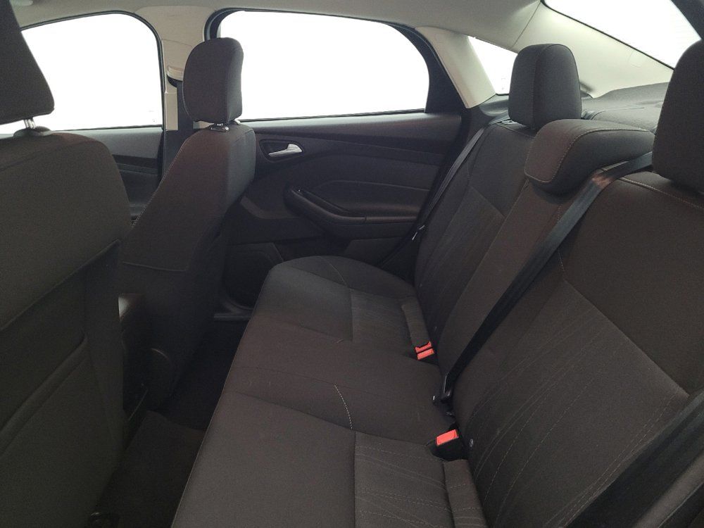 Used 2016 Ford Focus SE FWD image 18