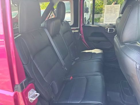 Used 2022 Jeep Wrangler Unlimited Sahara AWD/4WD image 24