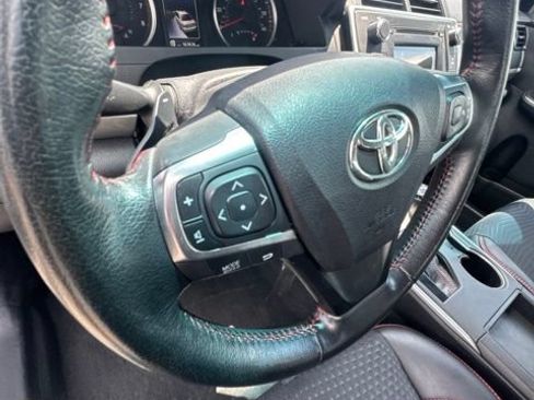Used 2015 Toyota Camry SE FWD image 17