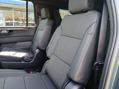 New 2026 Chevrolet Suburban Z71 AWD/4WD image 24