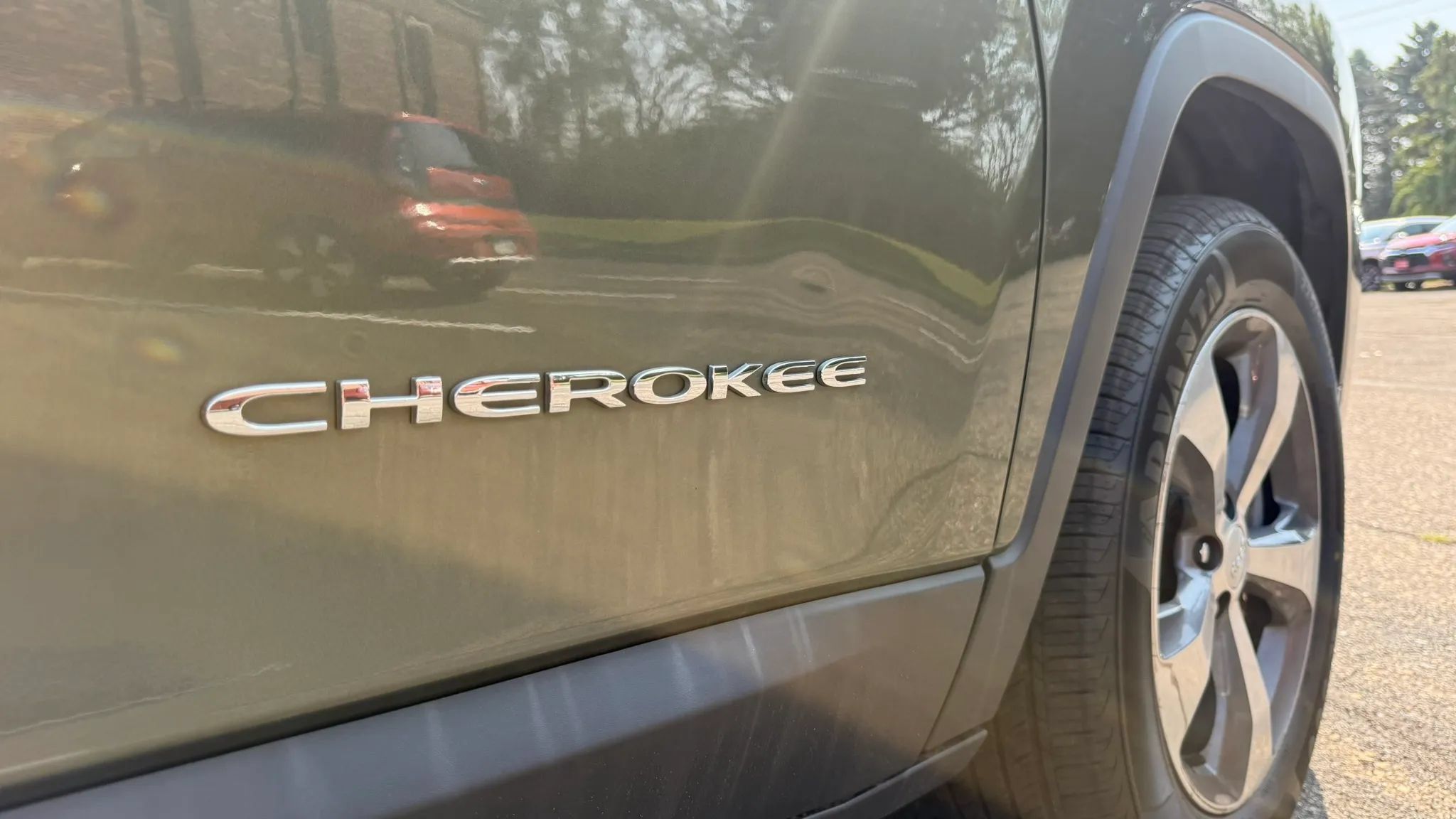 Used 2020 Jeep Cherokee Limited AWD/4WD image 39