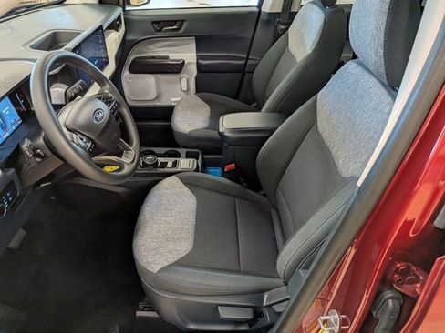 Used 2025 Ford Maverick XLT w/ Equipment Group 302A AWD/4WD image 20