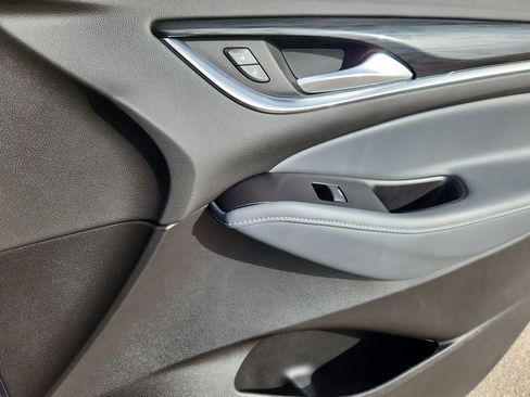 Used 2020 Buick Enclave Premium w/ Sun and Sites Package image 15