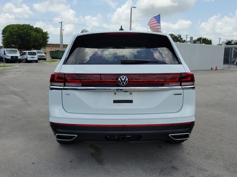 Used 2025 Volkswagen Atlas SE AWD/4WD image 6