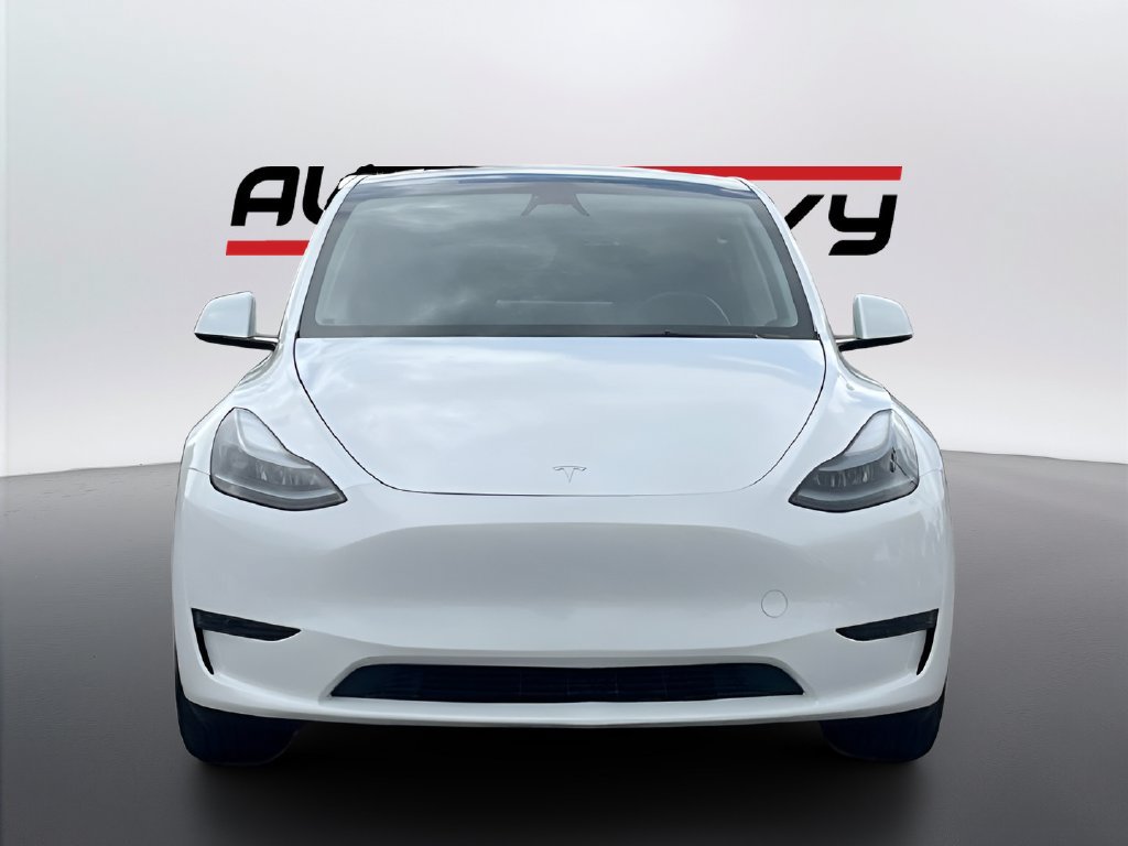 Used 2024 Tesla Model Y Long Range RWD image 2