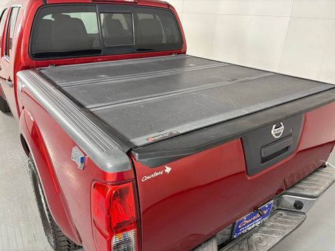 Used 2014 Nissan Frontier SV image 32