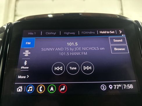 Used 2021 Chevrolet Traverse RS image 30