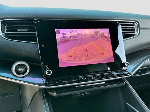 Used 2023 Jeep Wagoneer 4WD image 14