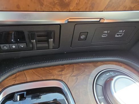 Used 2024 Nissan Armada SL w/ Captain's Chairs Package AWD/4WD image 22