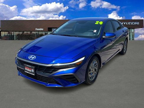 Used 2024 Hyundai Elantra SEL FWD image 1