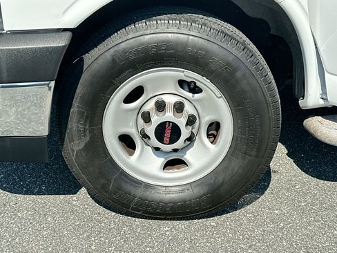 Certified 2024 GMC Savana 2500 w/ Driver Convenience Package image 28