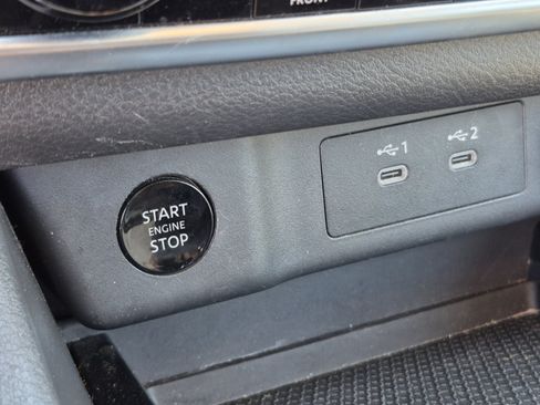 Used 2025 Nissan Rogue SV AWD/4WD image 32
