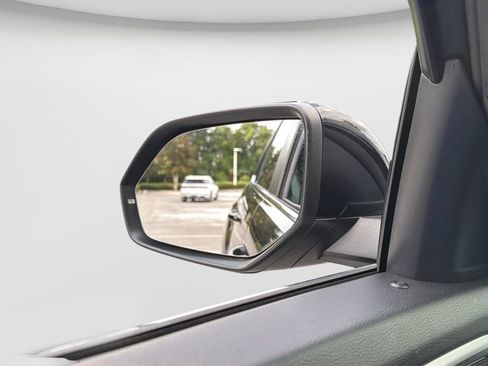 Used 2022 Volkswagen Atlas Cross Sport SE FWD image 33